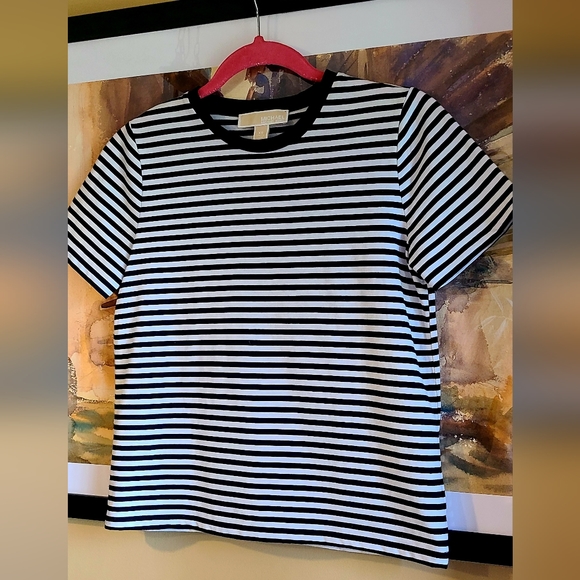 Michael Kors tshirt XS - Picture 12 of 16
